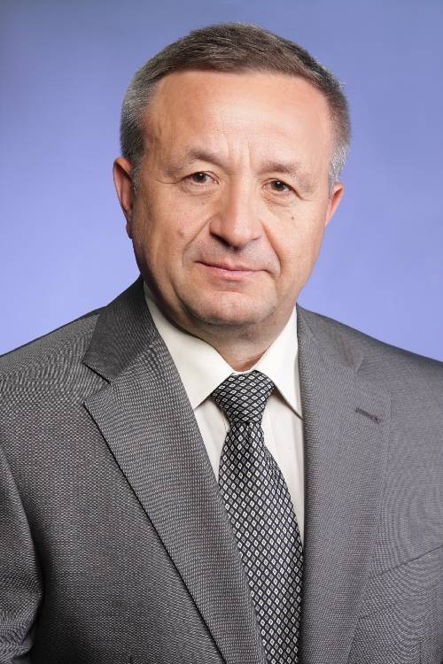 Председатель Белгородской областной Думы Василий Потрясаев поздравил университет с юбилеем